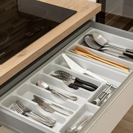 - New With Netflix & Free Parking * 라스페치아