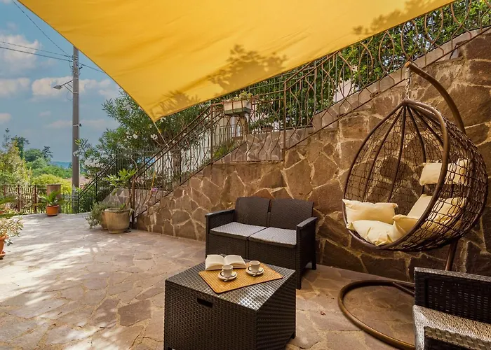 - New With Netflix & Free Parking * La Spezia