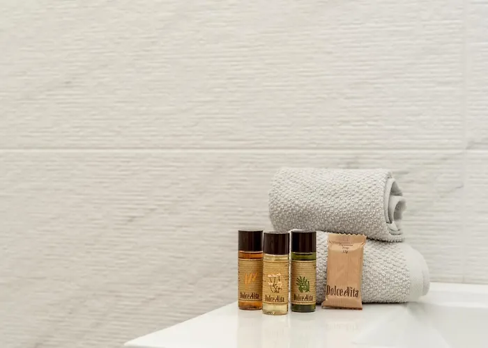 - New With Netflix & Free Parking La Spezia